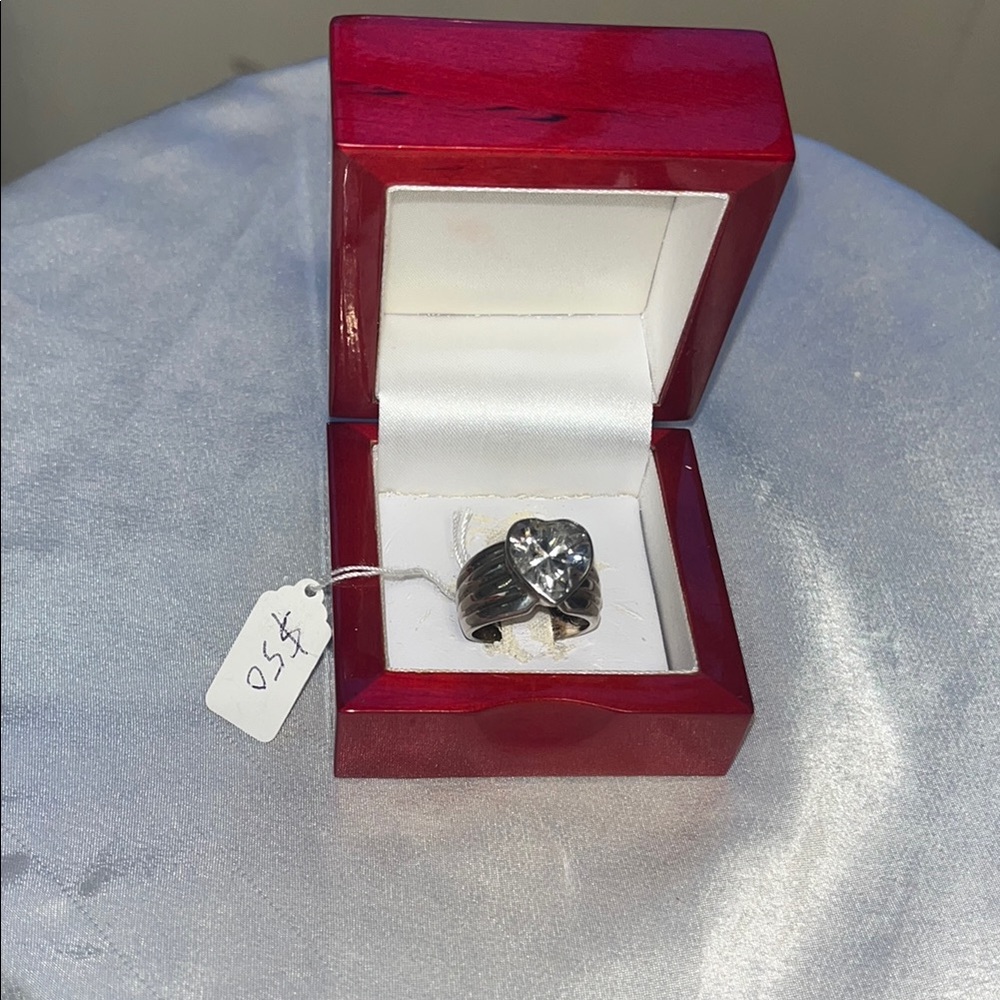 Elegant Silver Heart Ring